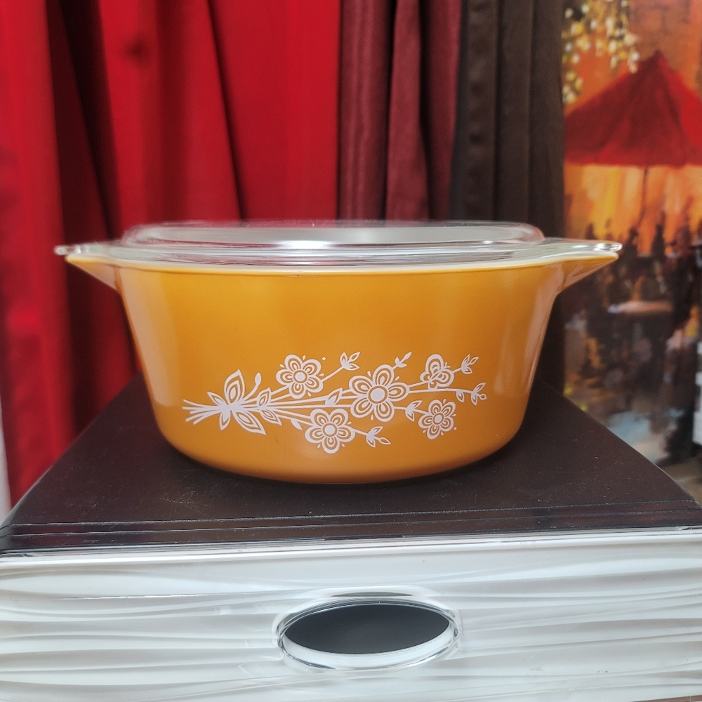 Butterfly Large Pyrex Casserole Dish 475-B Vintage 70s with Lid Gold Orange - Picture 2 of 12